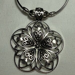 Elegant Silver Floral Pendant Necklace